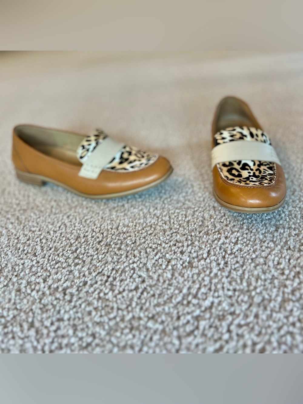 Naturalizer “Veronica” Tan Leather Loafers with Leopard Print and Cream Strap